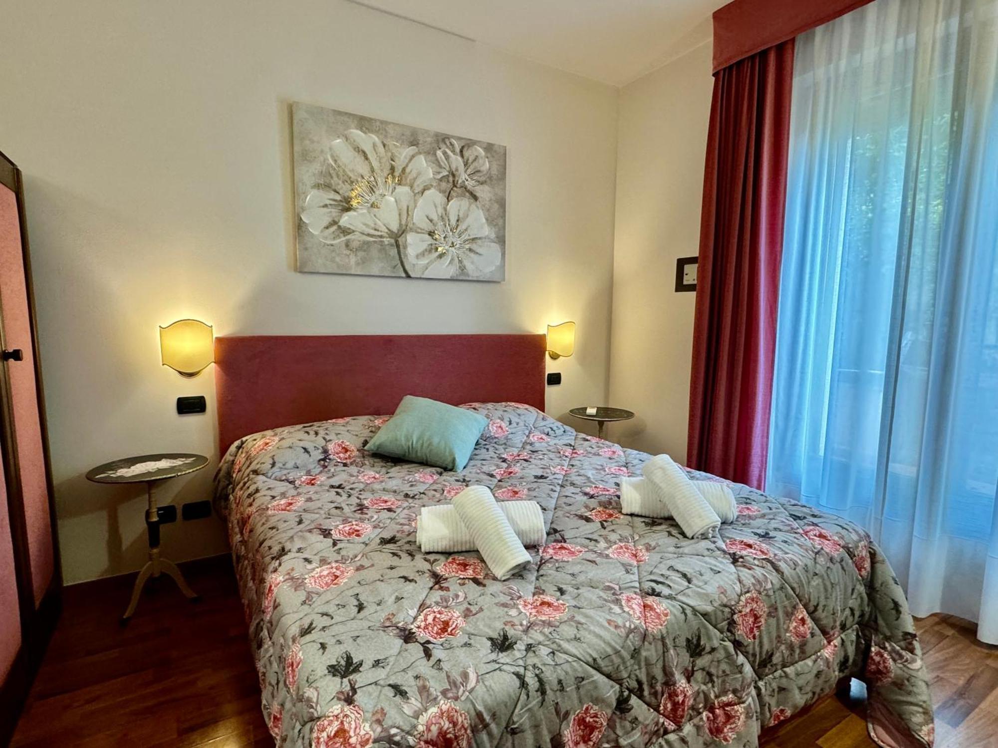 Welcome Traveller Frida'S Rooms Caprino Veronese Exterior foto