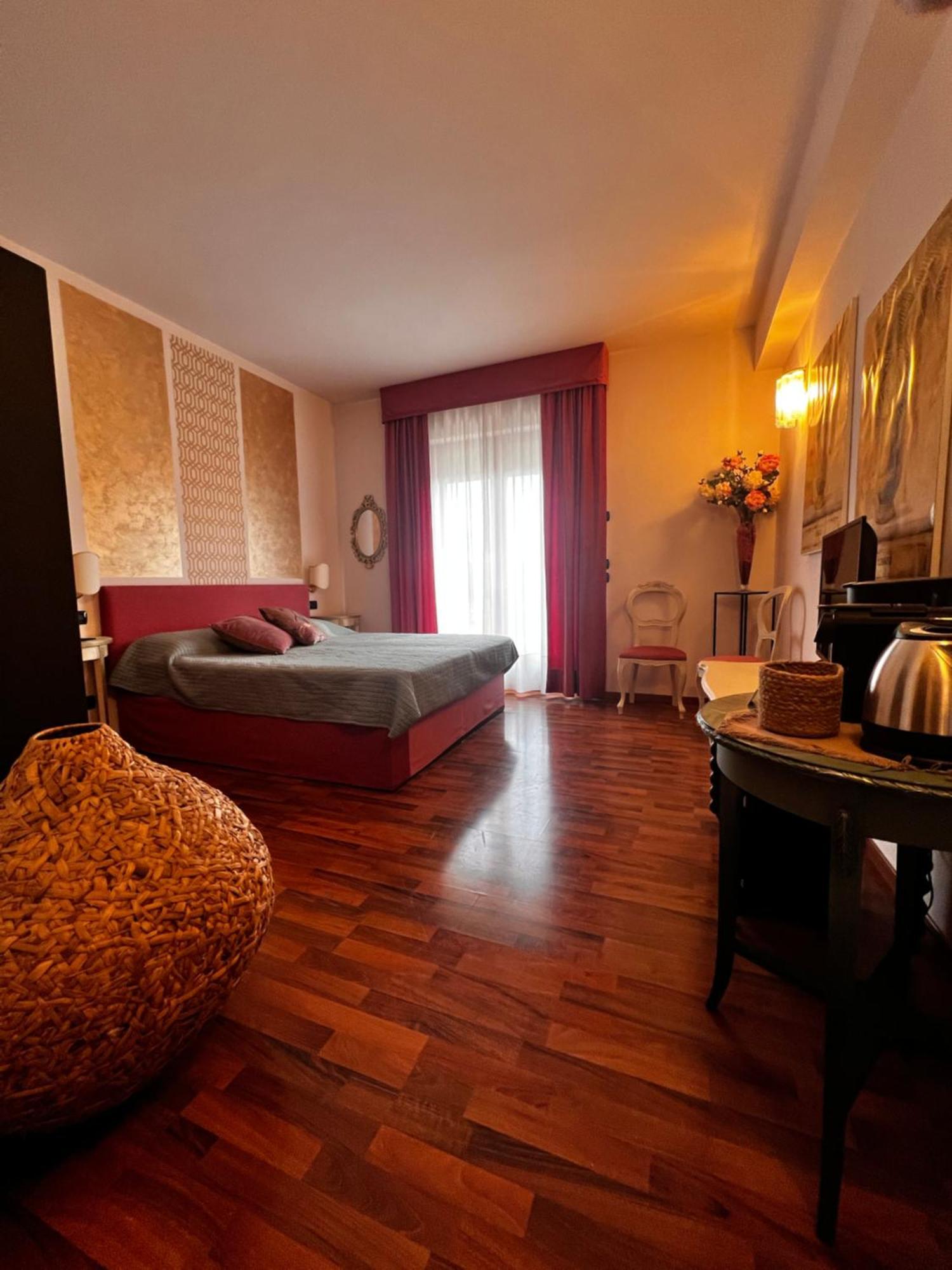 Welcome Traveller Frida'S Rooms Caprino Veronese Exterior foto