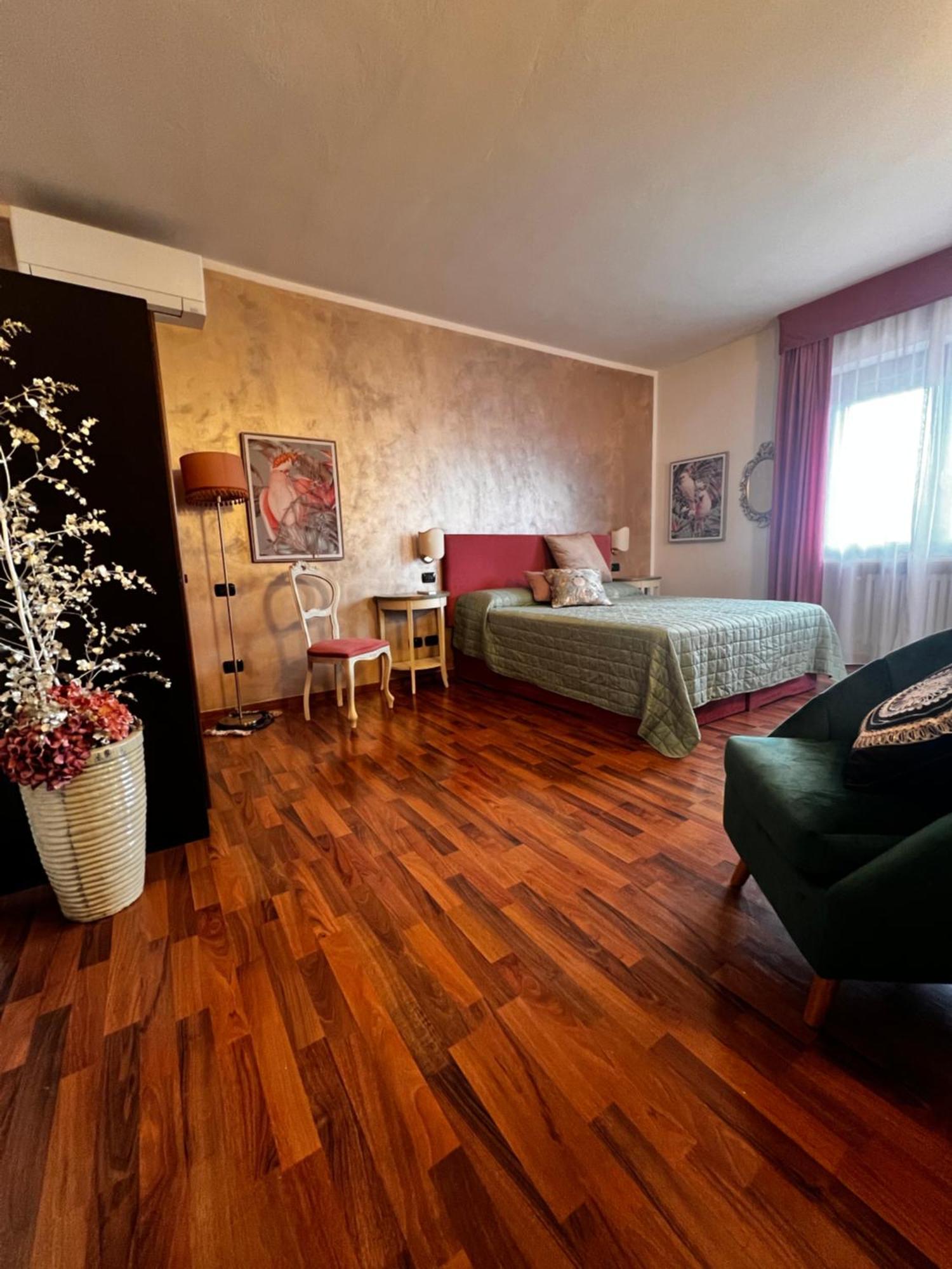 Welcome Traveller Frida'S Rooms Caprino Veronese Exterior foto